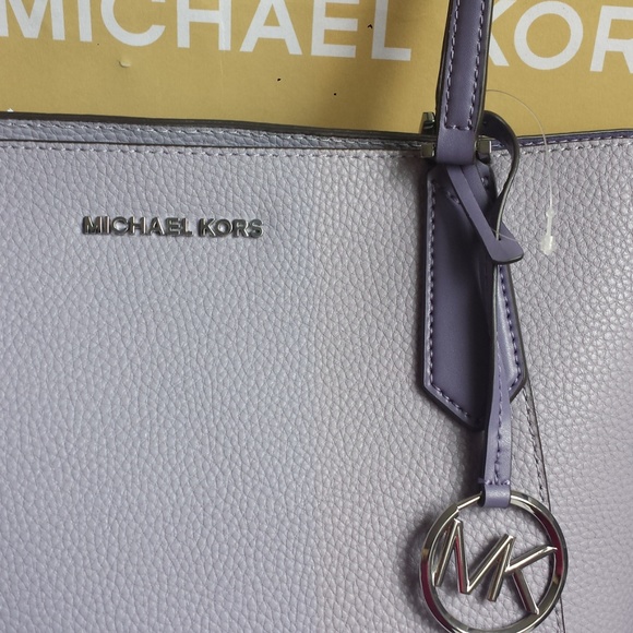 NWT Michael Kors Kimberly Small Bonded Tote Lilac - Picture 2 of 8